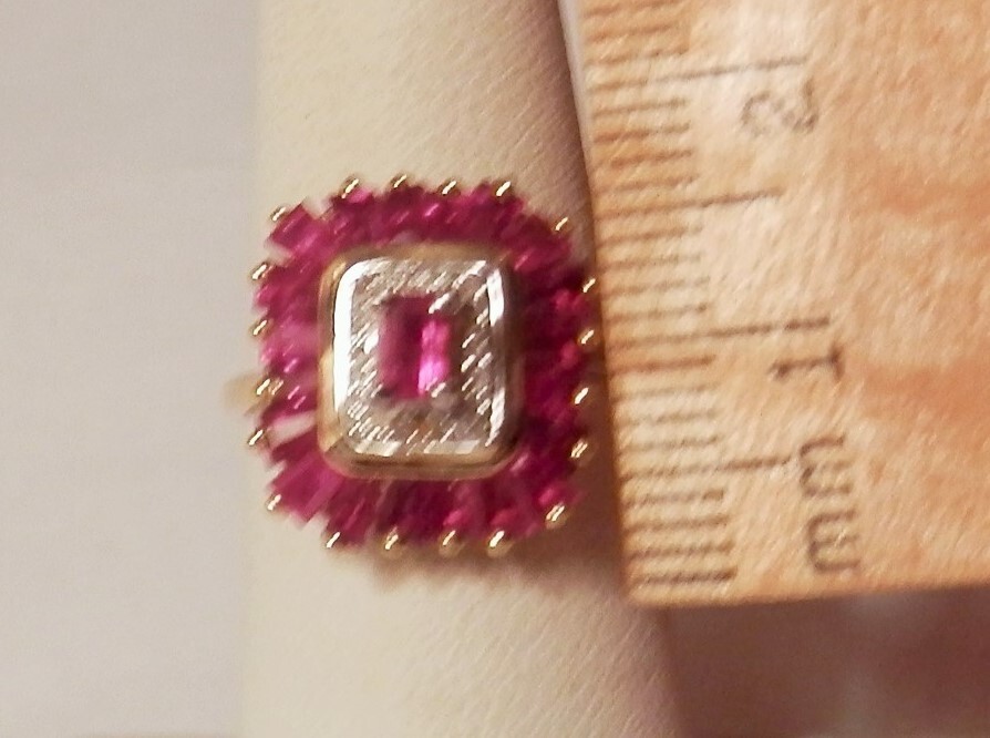 Beautiful Samuel Aaron Red Ruby & Diamond Accent 14K Yellow Gold Ring 6