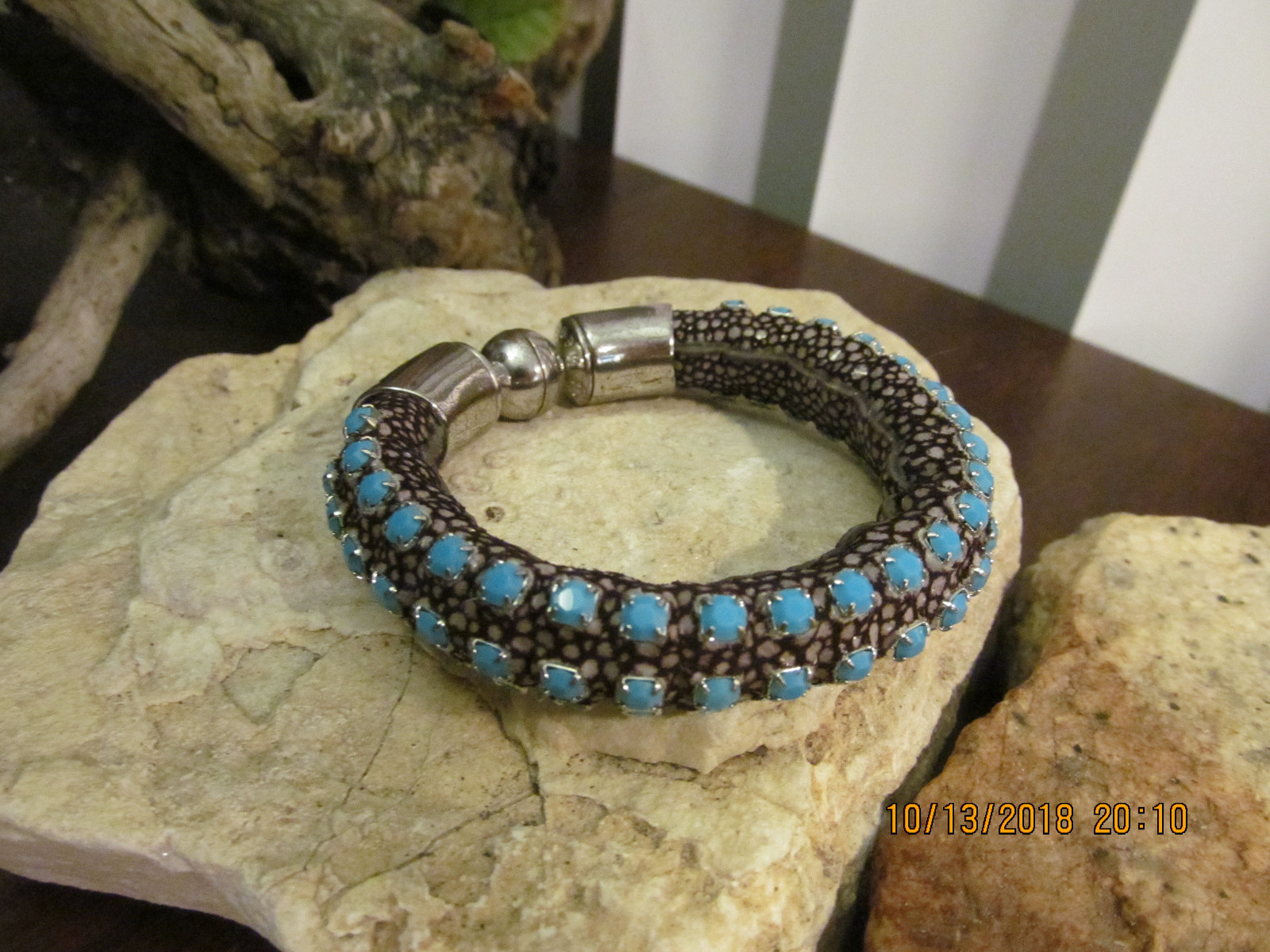 HENRI BENDEL Silver Prong set Faux Turquoise Rhinestone Magnet clasp Bracelet