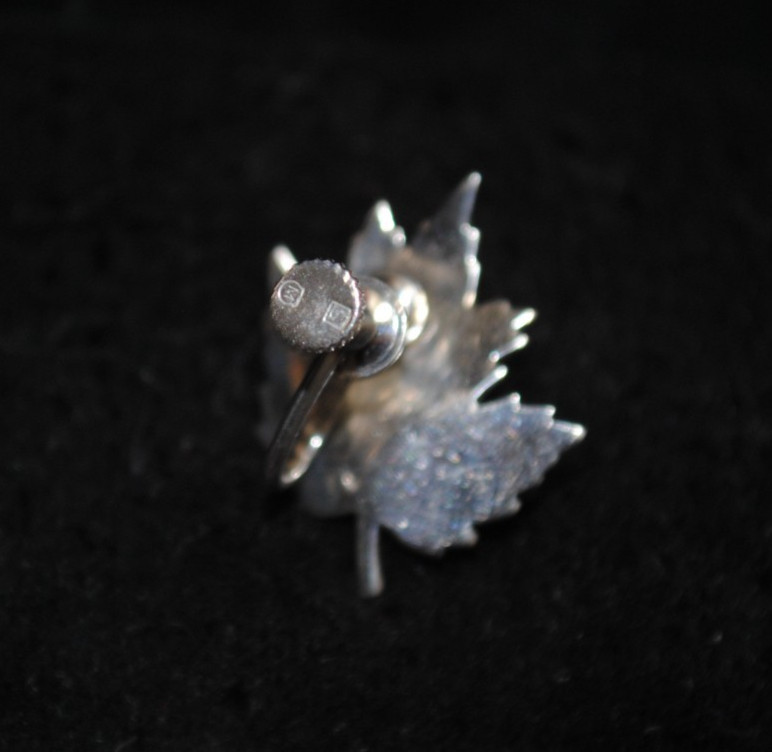 Single Vintage Mikimoto Sterling Silver Maple Leaf Pearl Screw-back Earring