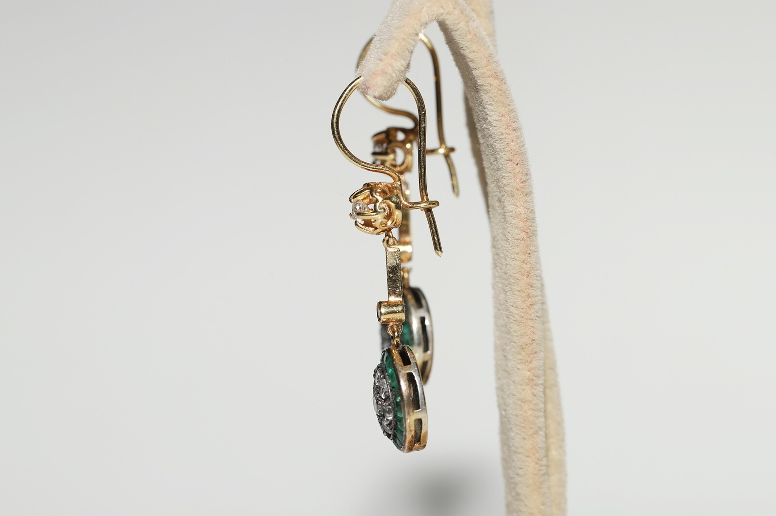 New Made 14k Gold Natural Diamond And Caliber Cut Emerald Decorated Earring