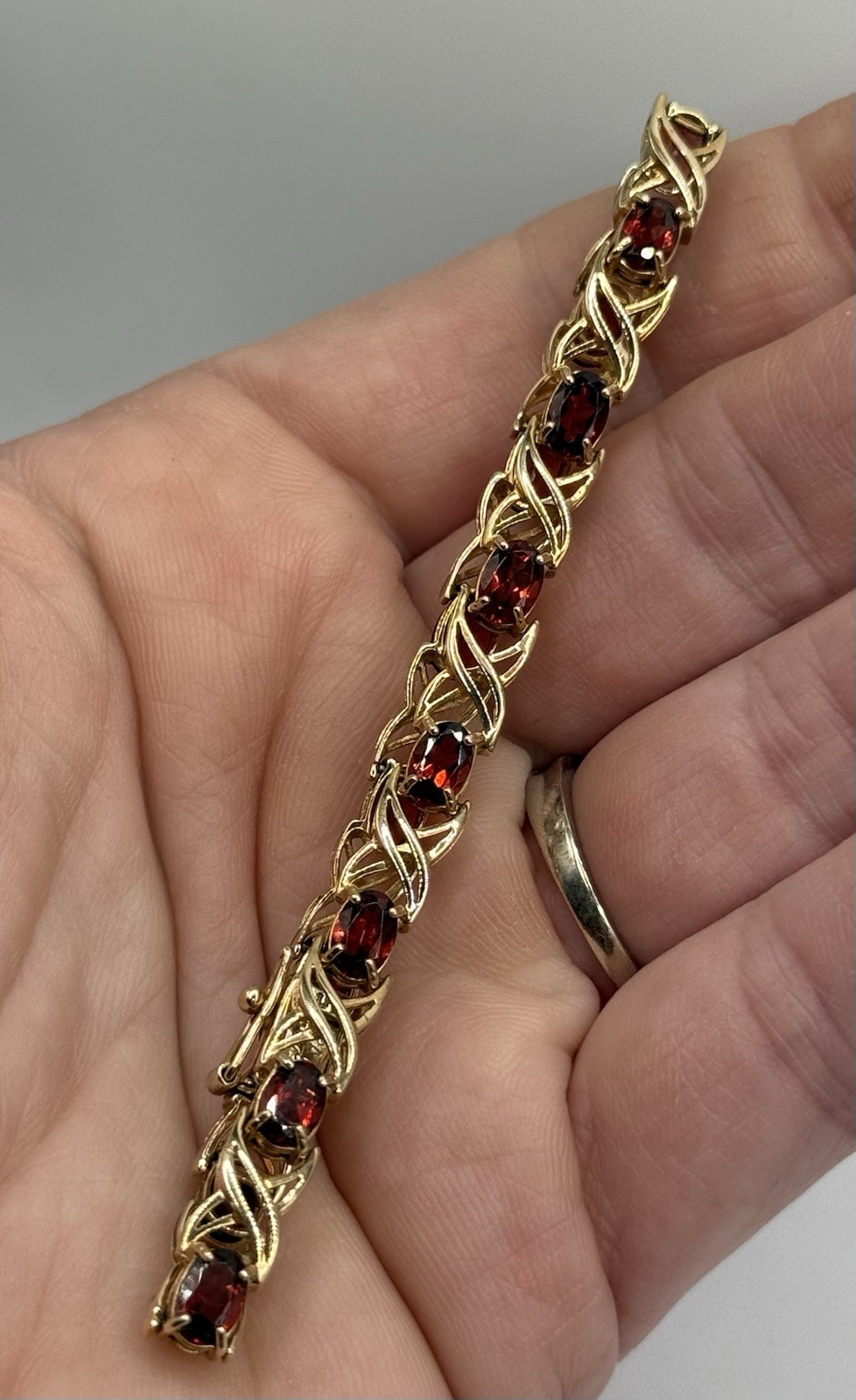 Vintage 10k Yellow Gold Red Garnet Tennis Bracelet 6.75” 9.22g