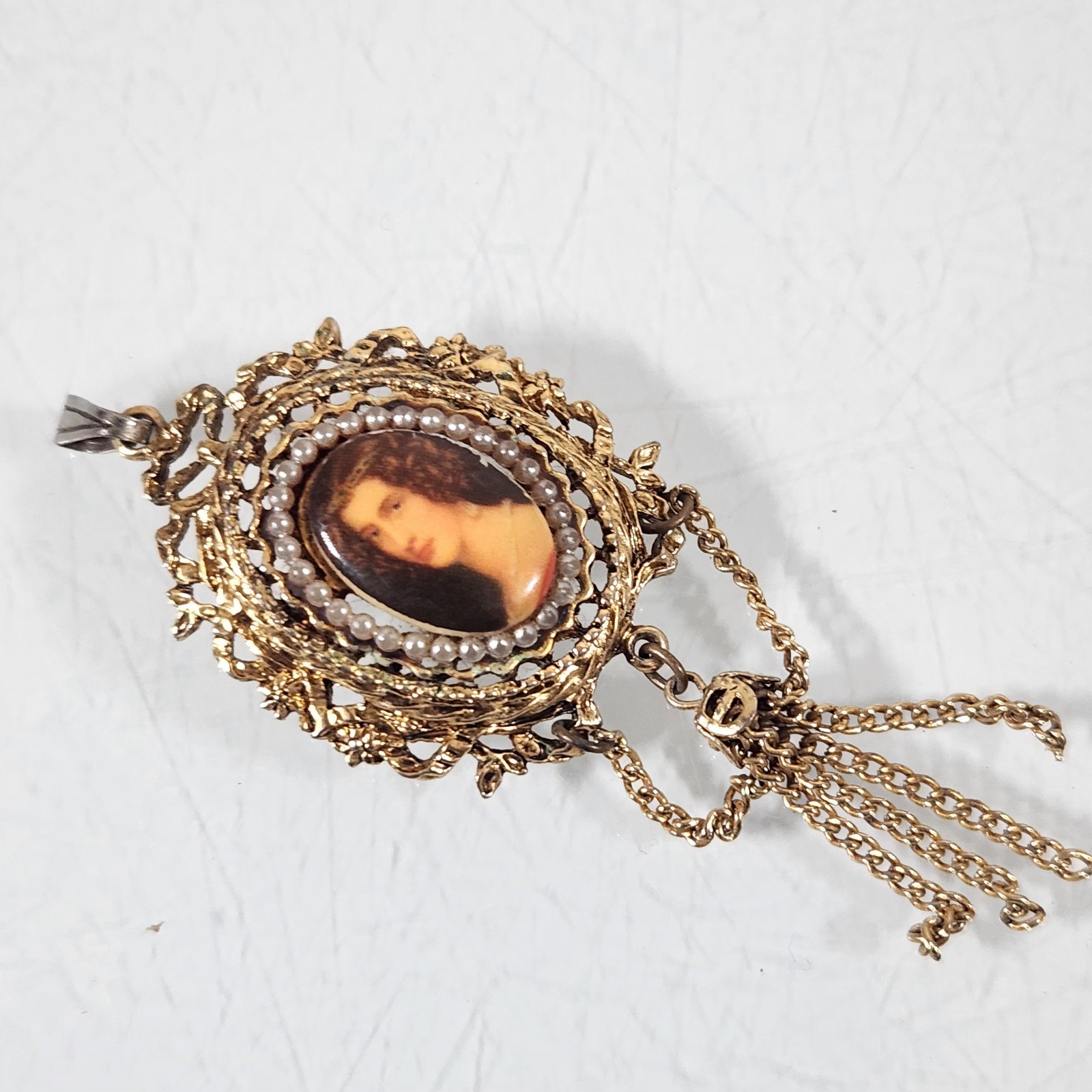 Arthur Pepper Portrait Signed ART Gold Tone Cameo Seed Pearl Vintage Pendant