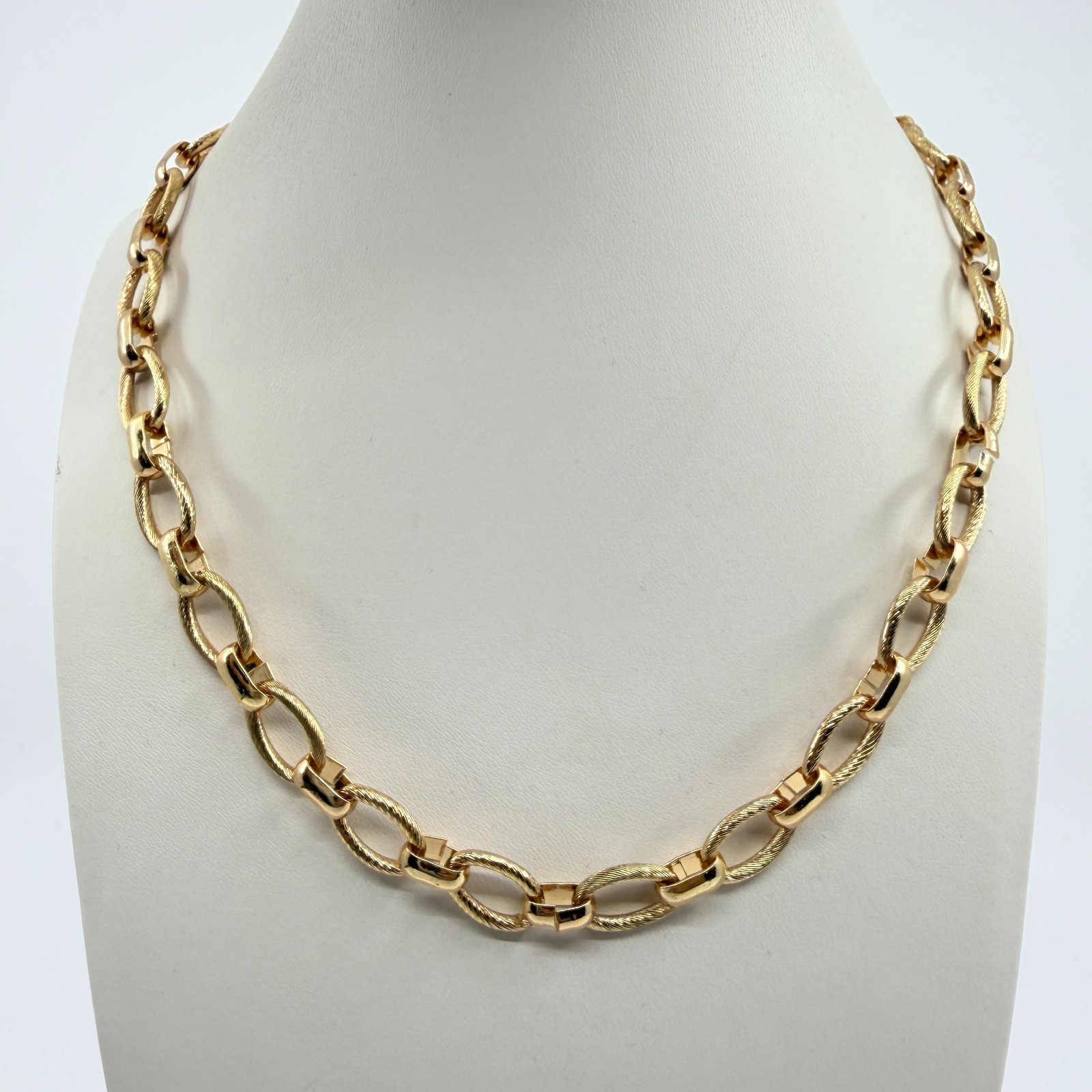 Vintage Gold Tone Textured Oval Link Collar Necklace Retro Adjustable Extender