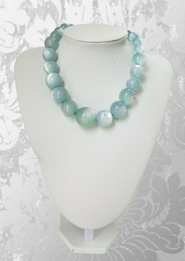 Vintage Women’s Light Teal Opalescent Graduating Beads Necklace