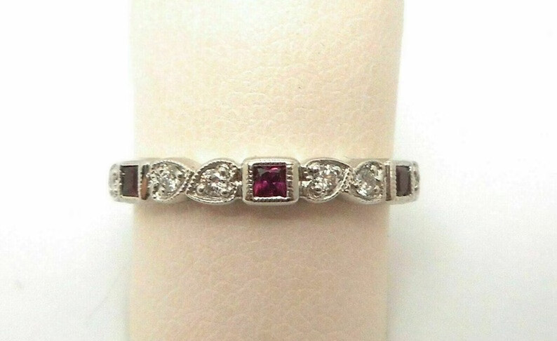 1/4Ctw Red Princess Cut Simulated Diamond Antique Style Art Deco 925 Silver Ring