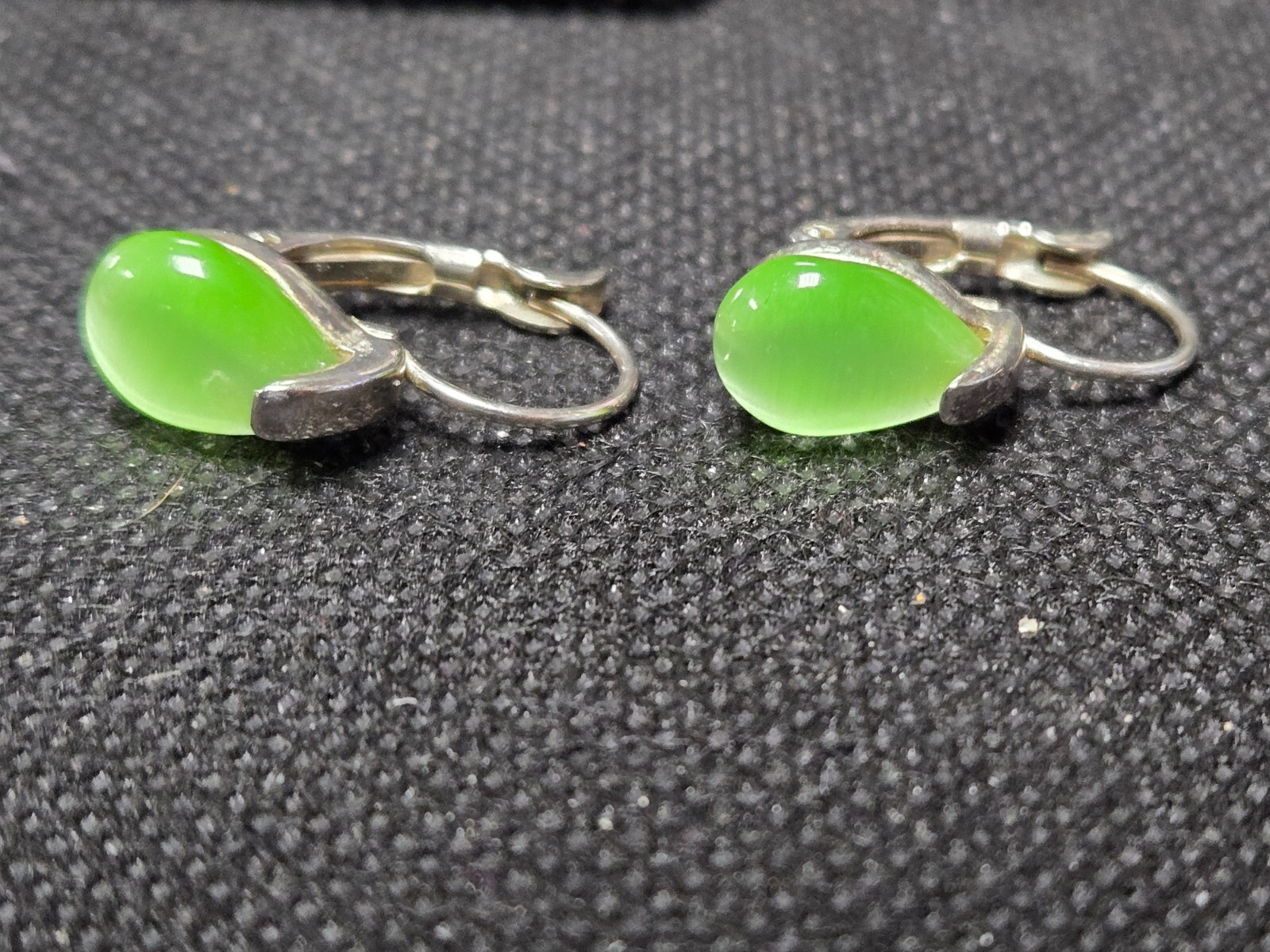 Clip on Vintage Green Cat Eye Stone and Slver Tone Stone is a Beautiful Teardrop