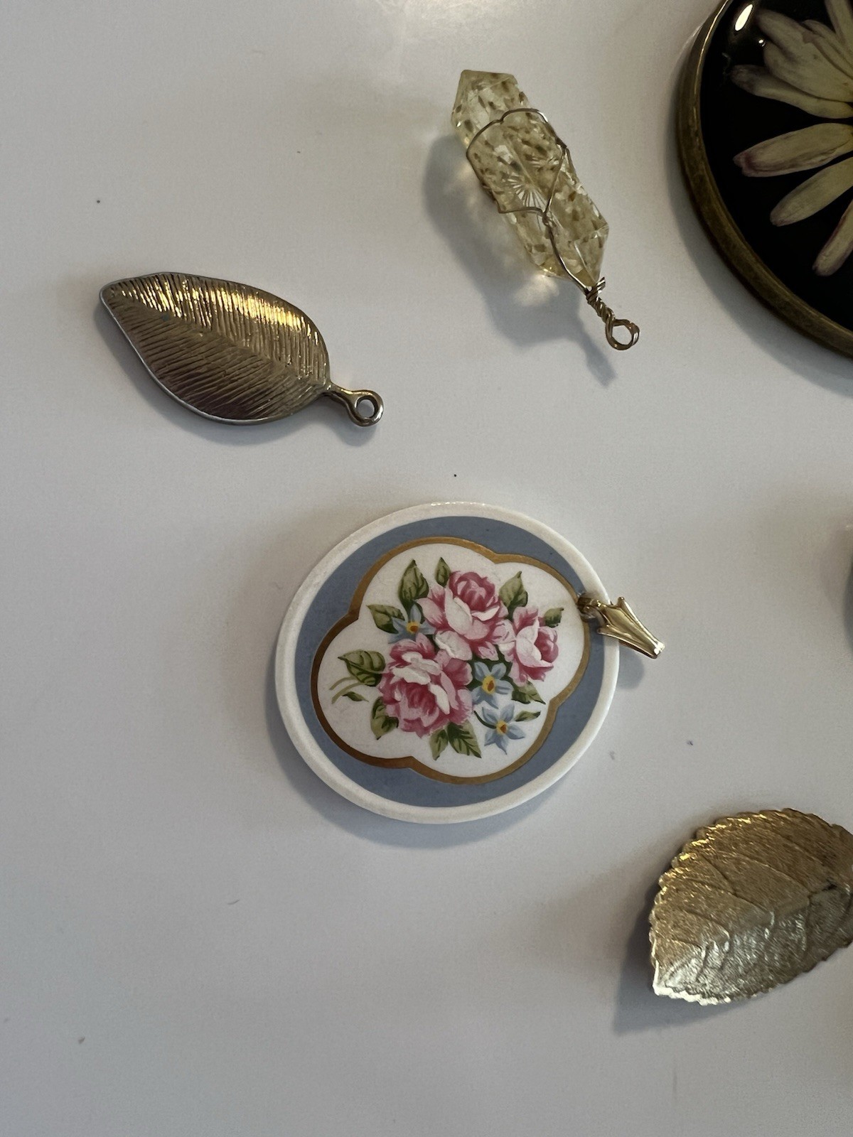 Pendant Charm Lot Resin, Metal, Enamel Flowers Leaves Jewelry Gold & Silver Tone