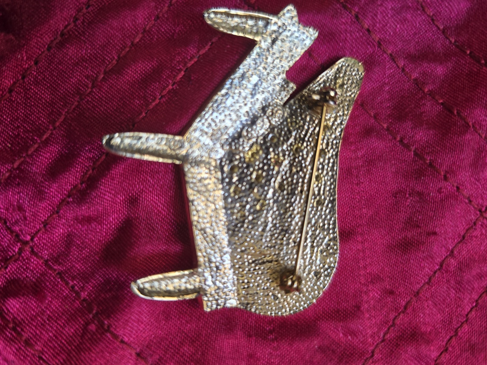 Grand Piano Brooch, Approximately 2×2 Inches. Glass Gems Cover The Lid.