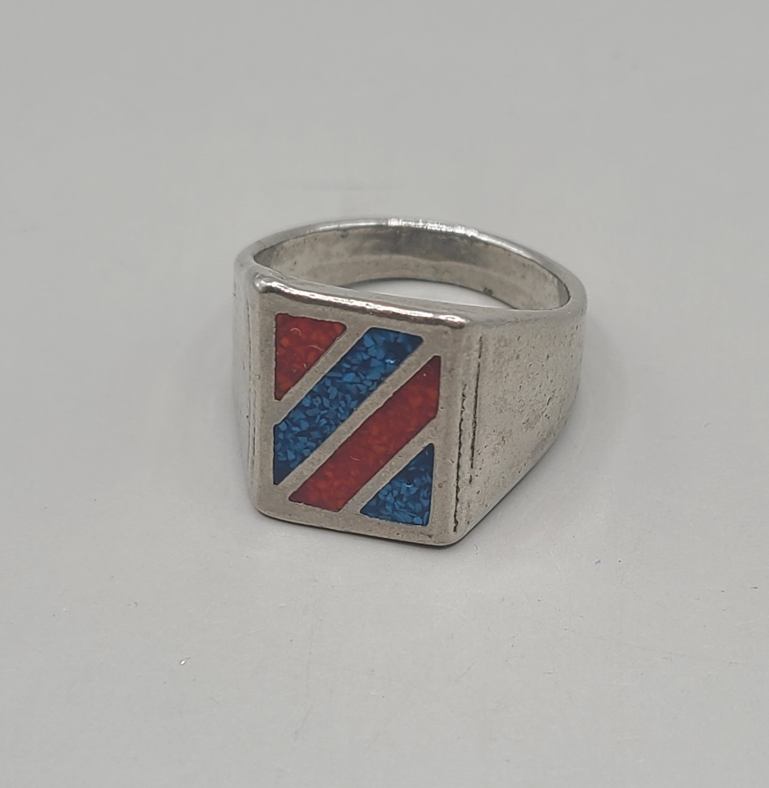 Vtg Crushed Turquoise Coral Resin Silvertone Metal Ring Size 11 Unsigned