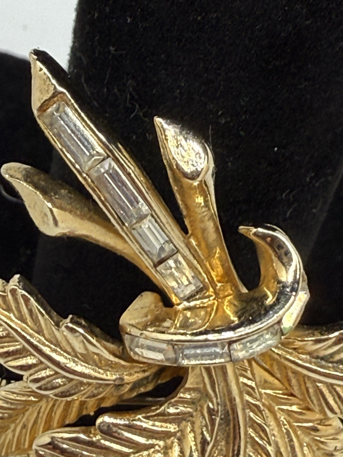 Vintage Coro Brooch Pin Bulbous Rhinestone Flower Bud Gold-tone Finish High End
