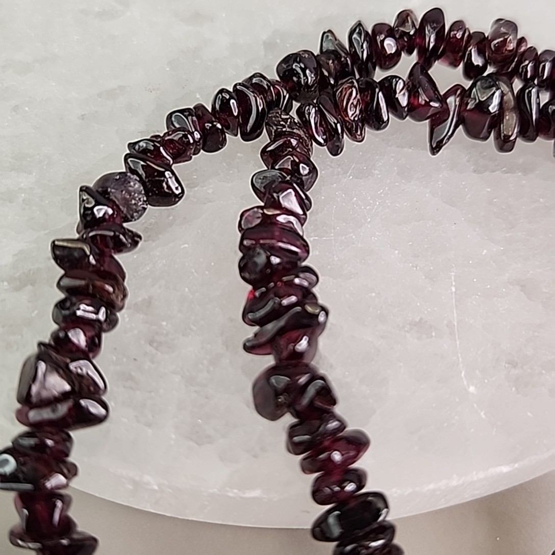 Garnet Chip Beaded Necklace Red Purple Heavy 24″