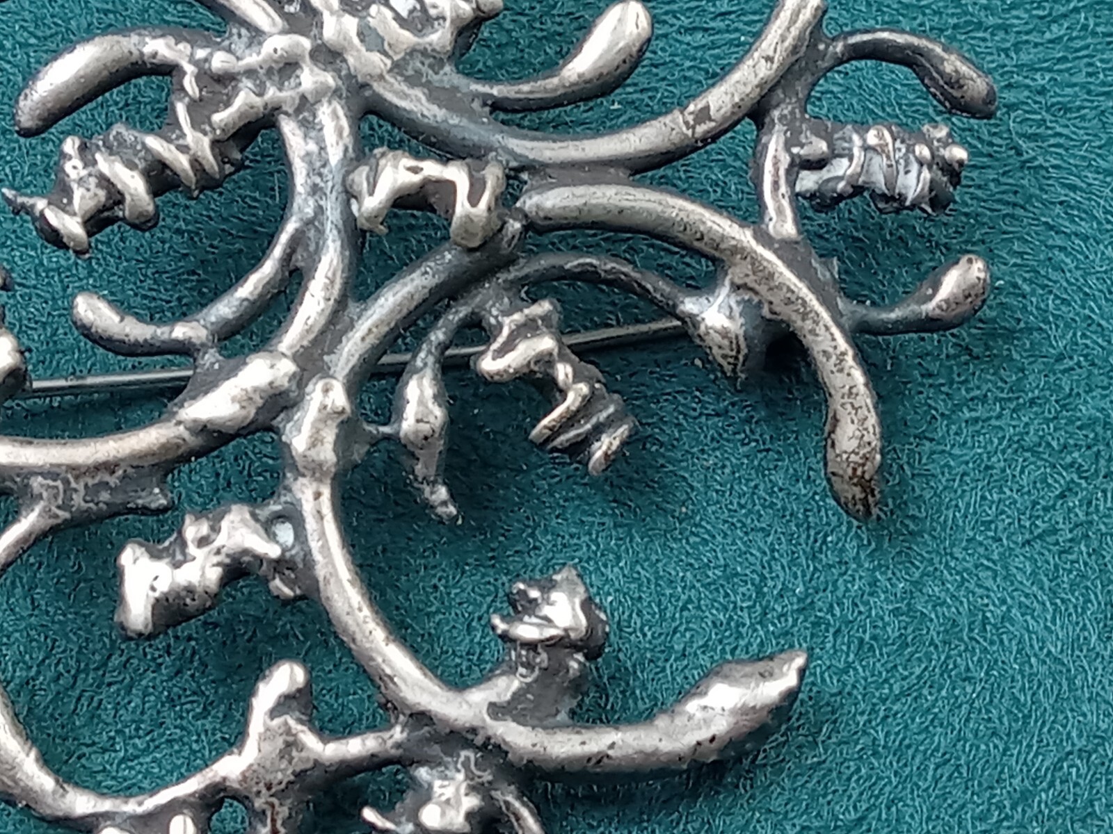 Estate find Interesting sculpture handmade Silver Pin: 2.5″ x 2″ & 15 grams