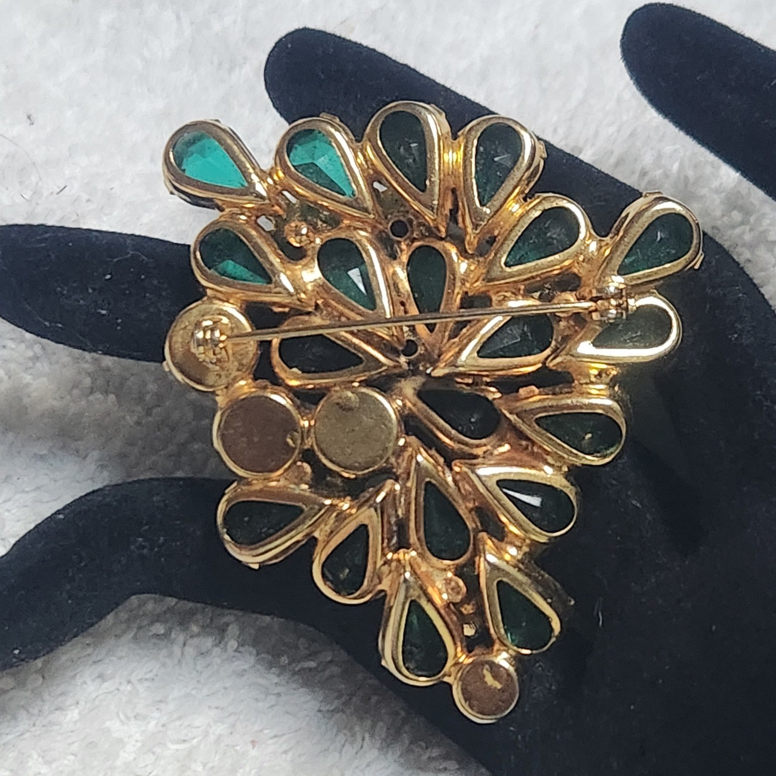 Vintage Green Rhinestone Floral Brooch Gold Tone Emerald Crystal Cluster Pin