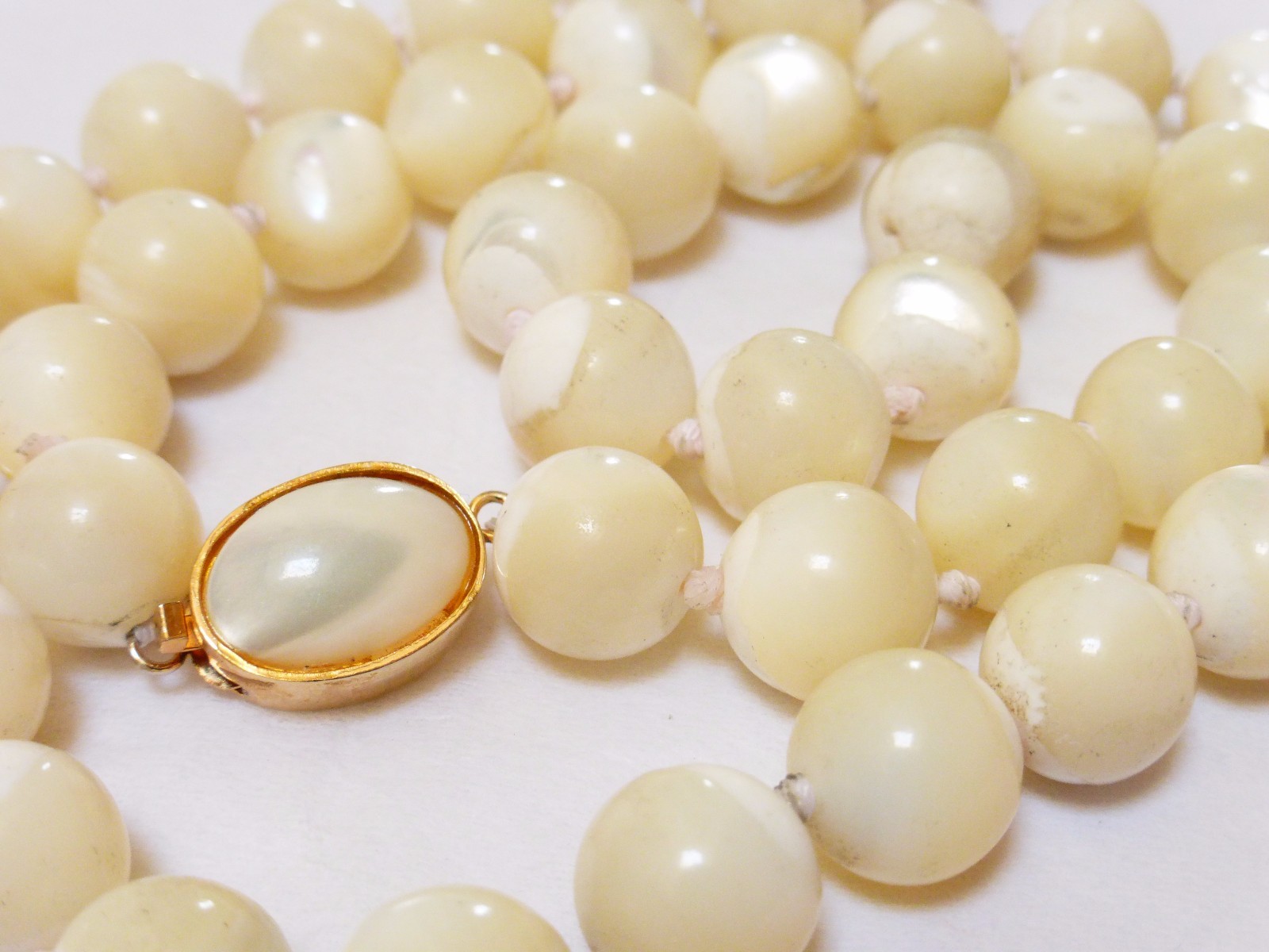 Vintage Art Deco Mother of Pearl Bead Necklace, Silver Clasp