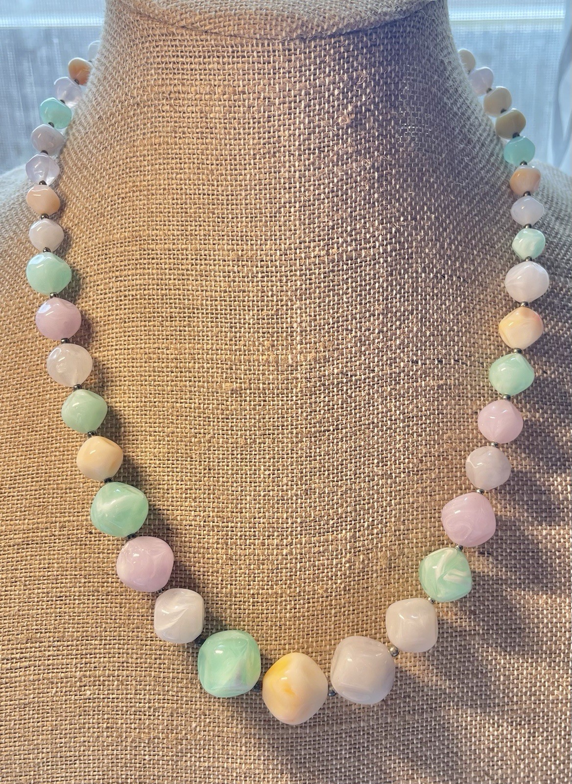 24″ Vintage Lucite Beaded Necklace Chunky Pastel Coral Blue Purple Marbled Beads