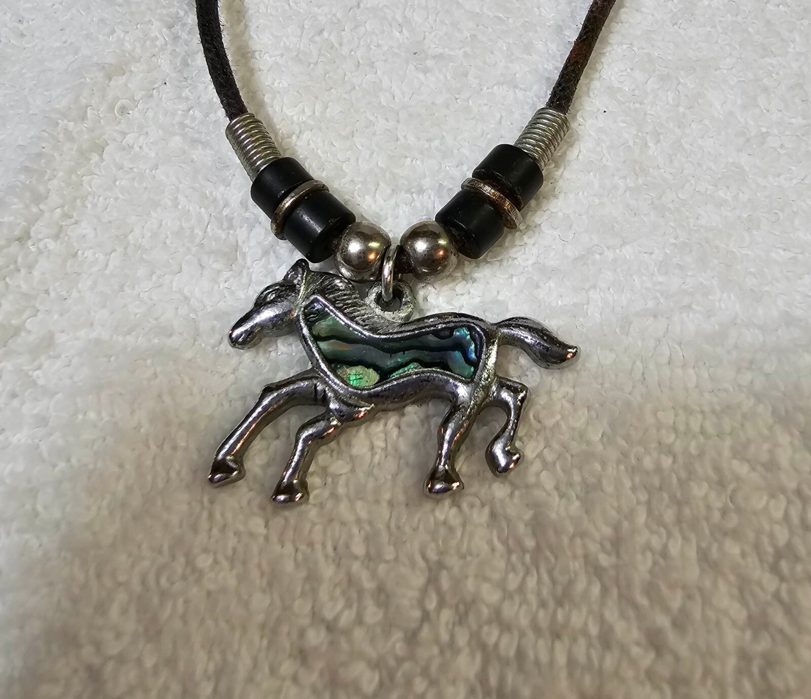 Vtg silver tone horse pendant w/ abalone Black Cord Chain necklace 16 1/2in”