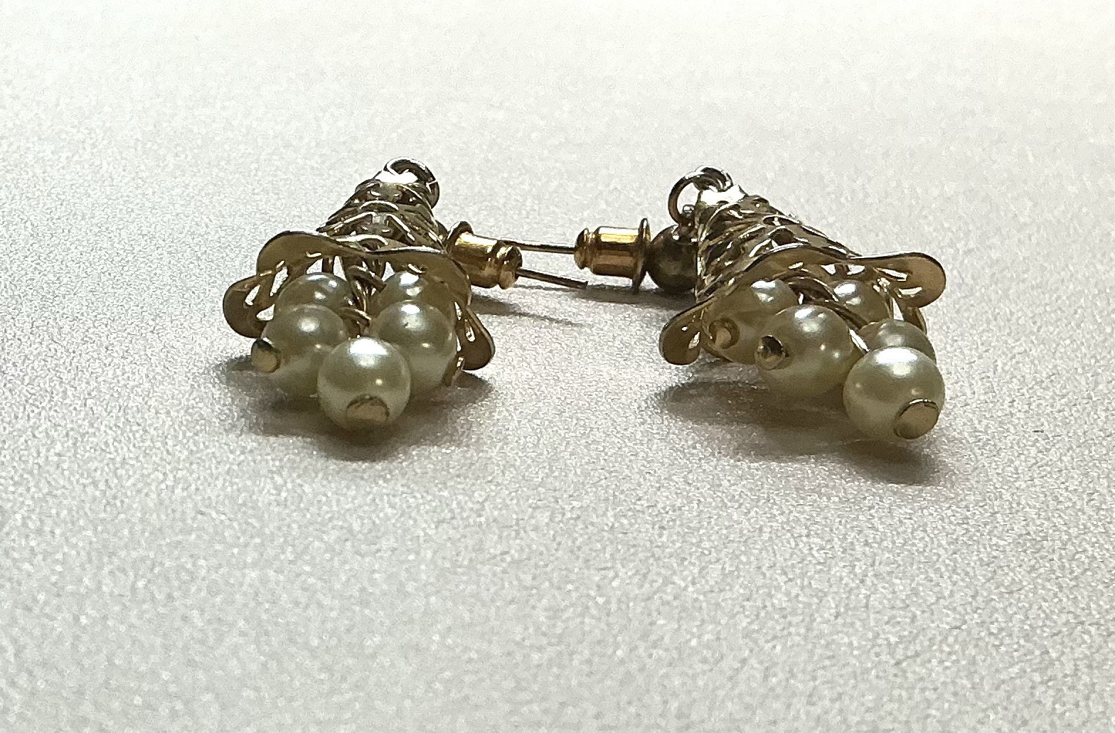 Earrings Cluster Bunch of Pearls Gold Tone Filigree Mounting Stud Post 1950s