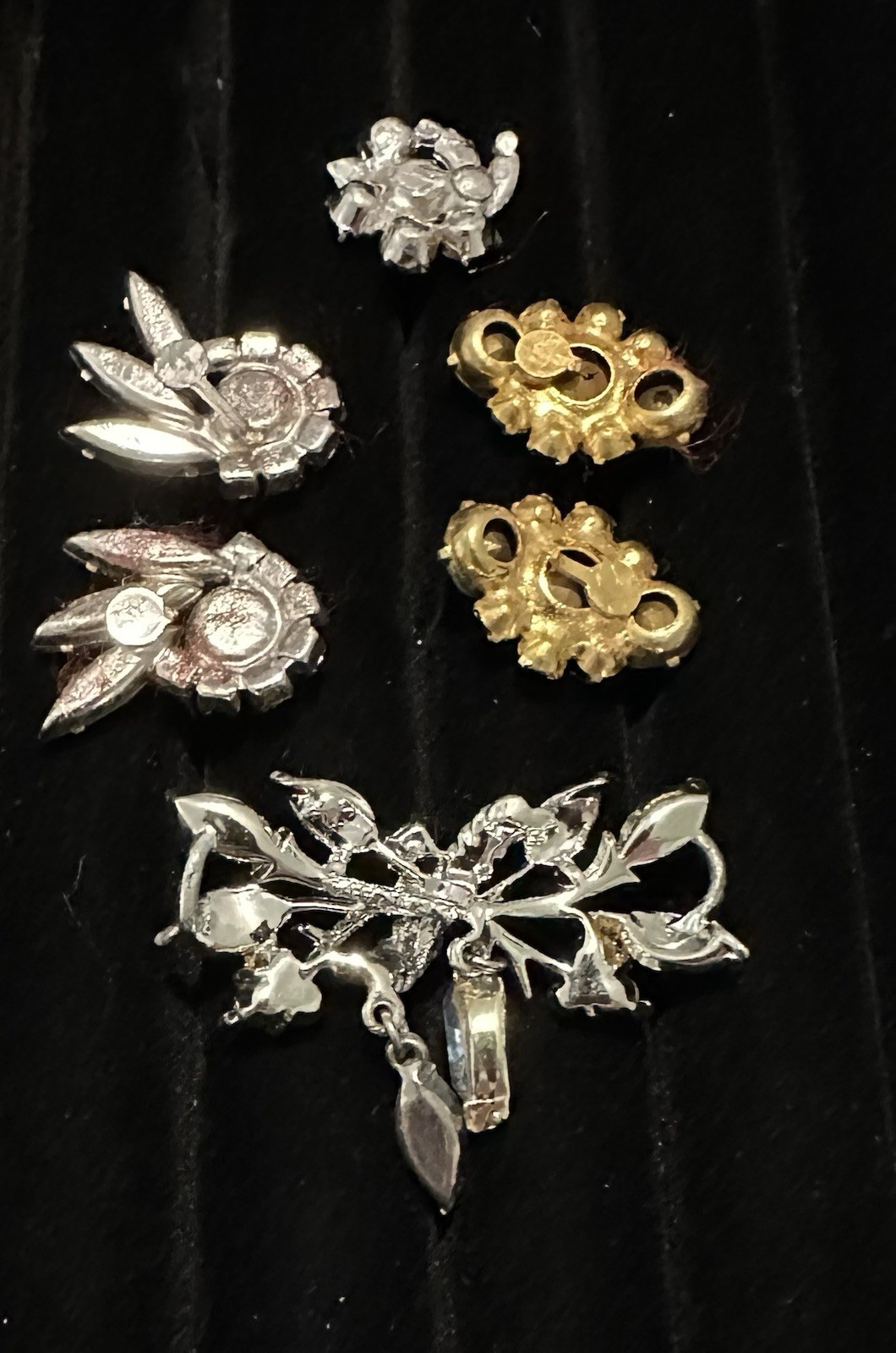 16pc Vintage Rhinestone Costume Jewelry Lot Necklace Earrings Brooch