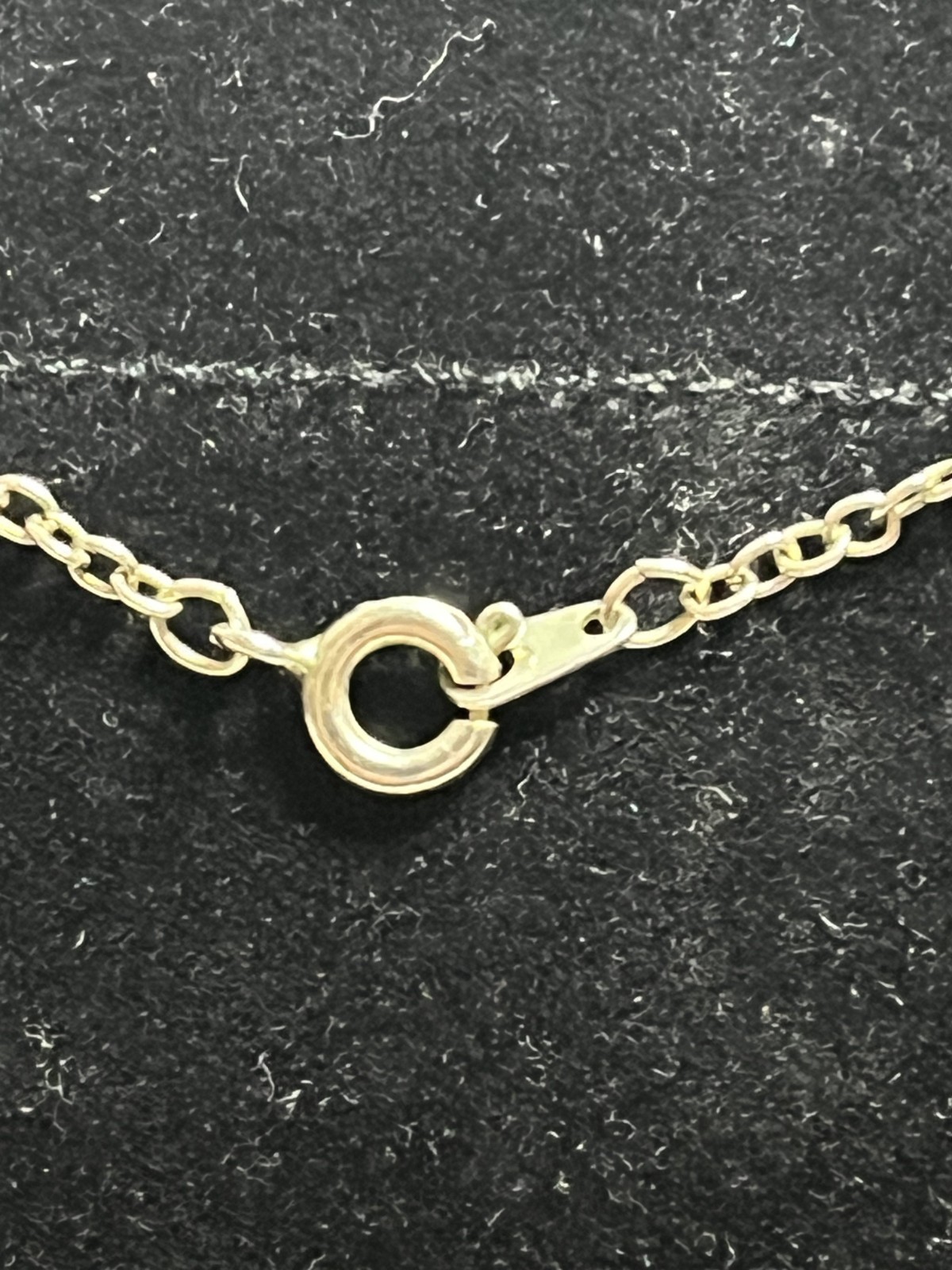 Vintage 1992 Silver Tone Sitting Cat Pendant Necklace – Blue Chip Inlay – 18″