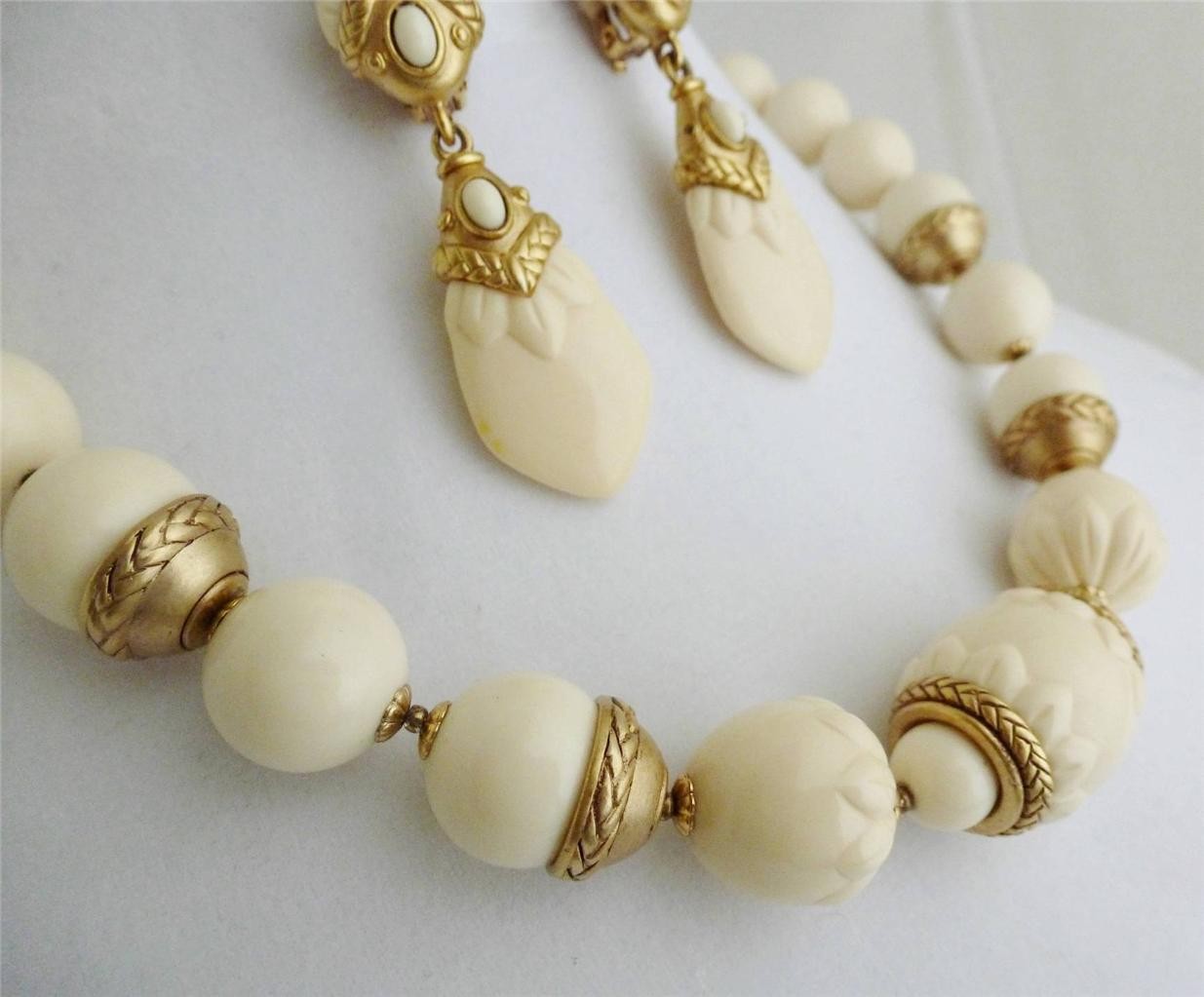 Vintage OSCAR DE LA RENTA Necklace Earrings Set Ivory Color Gold Designer Signed