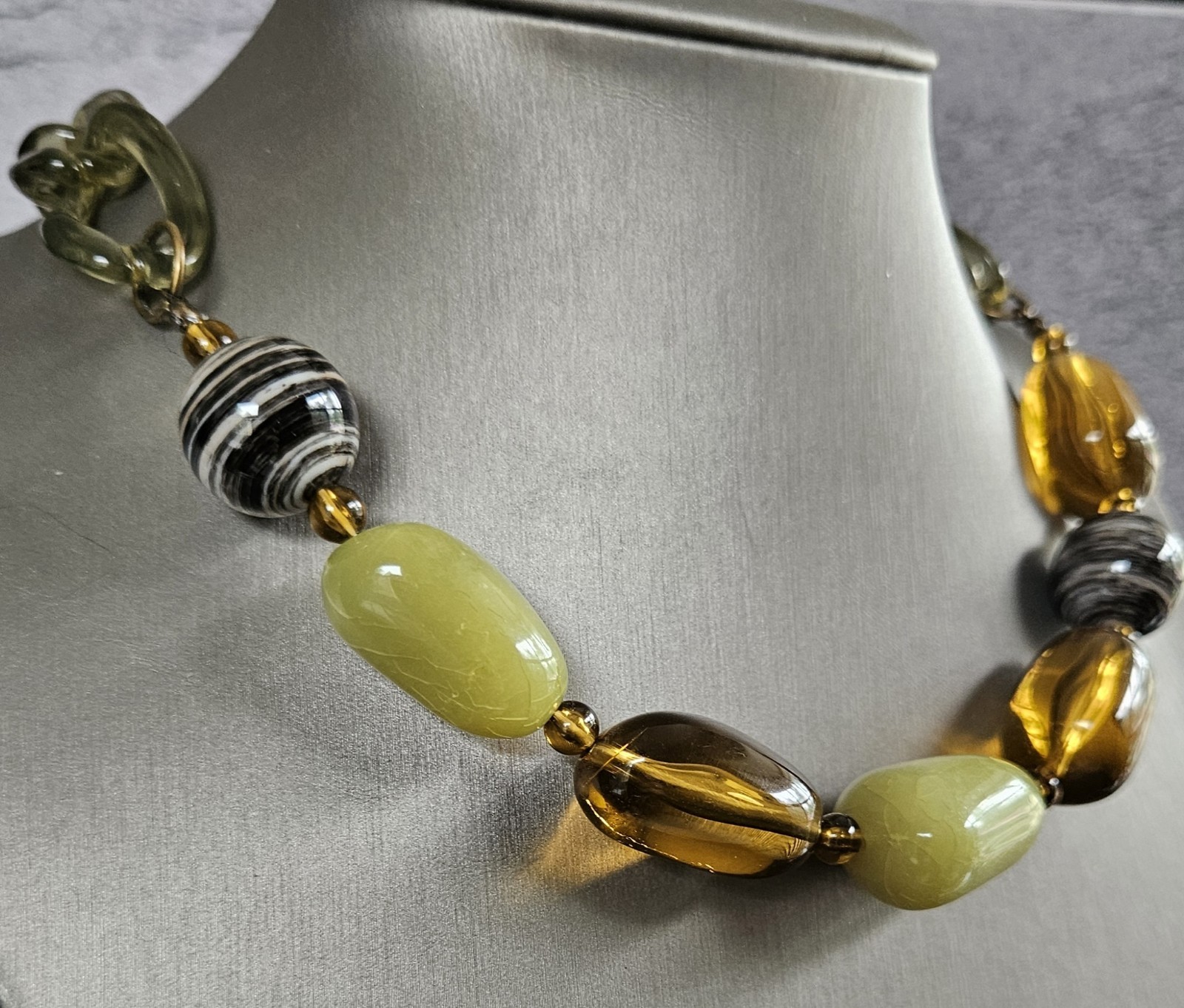 Lucite Links Chain Necklace Root Beer Glass Stone Acrylic Beaded Chunky Jewelry