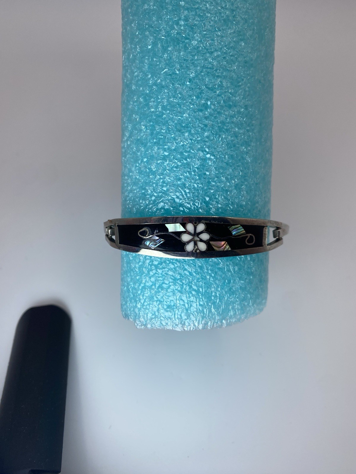 Pick (1)Mexico Silver Abalone Inlay Tension Cuff Bracelet-Black,Purple, or Pink