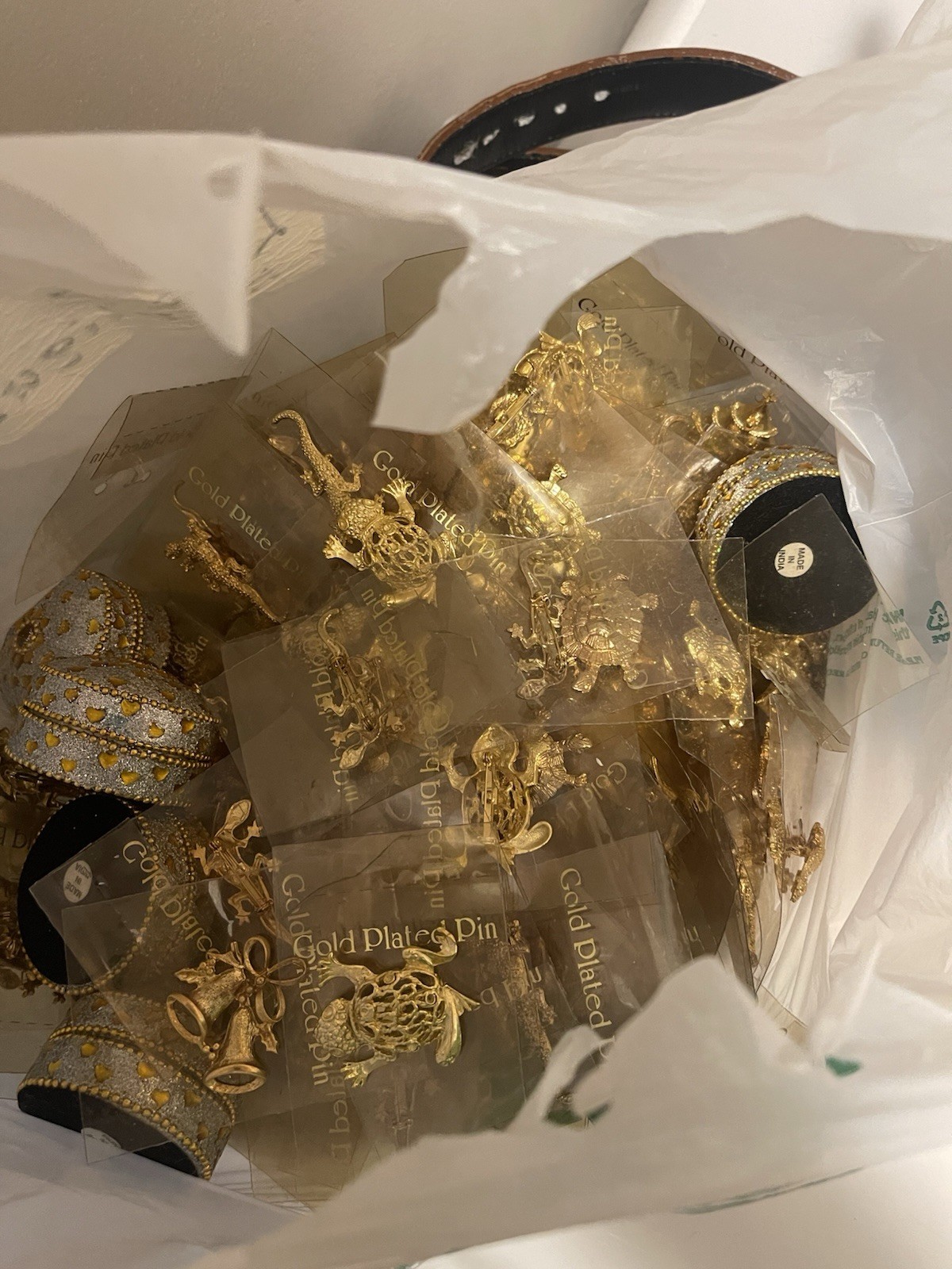 Huge Estate Pin Brooch Lot Gold Plated Vintage Pins Animals Holidays 20lbs NOS