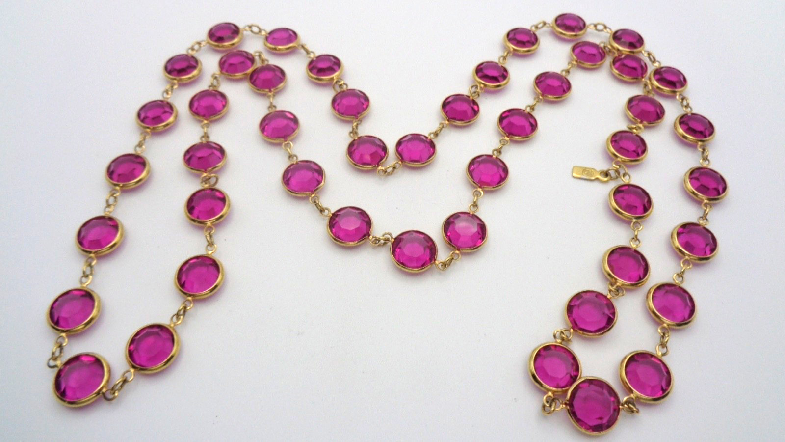Vintage Signed Swarovski Gold Tone Fuchsia Pink Bezel Set Crystal Link Necklace