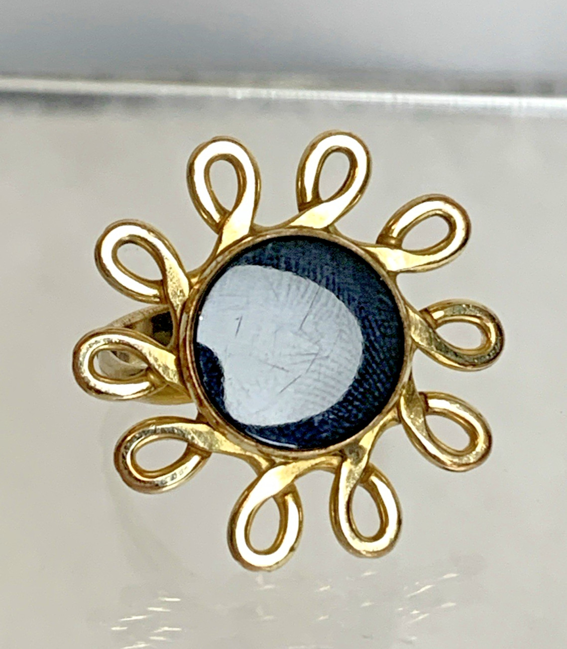 Vintage Winard 12K Gold Filled Flower Ring Black Cabochon Retro Daisy Size 5.5