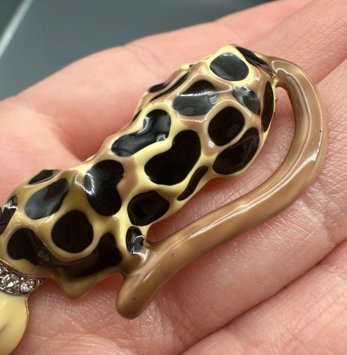 Signed KJL Kenneth Jay Lane Leopard With Crystal Bow Brooch Pin