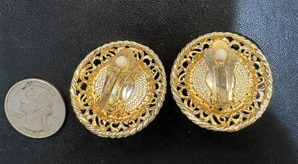 Vintage 1980’s 1990’s Purple Cabochon Rhinestone Gold Tone Clip On Earrings