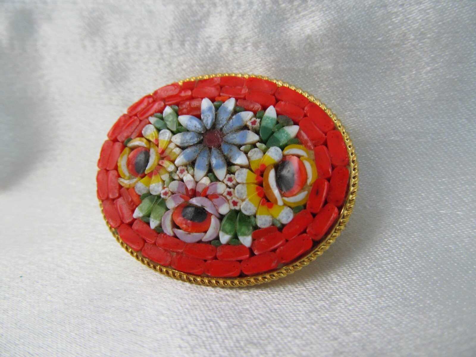 VINTAGE ITALIAN MICRO MOSAIC FLORAL BOUQUET DESIGN PIN BROOCH DETAILED