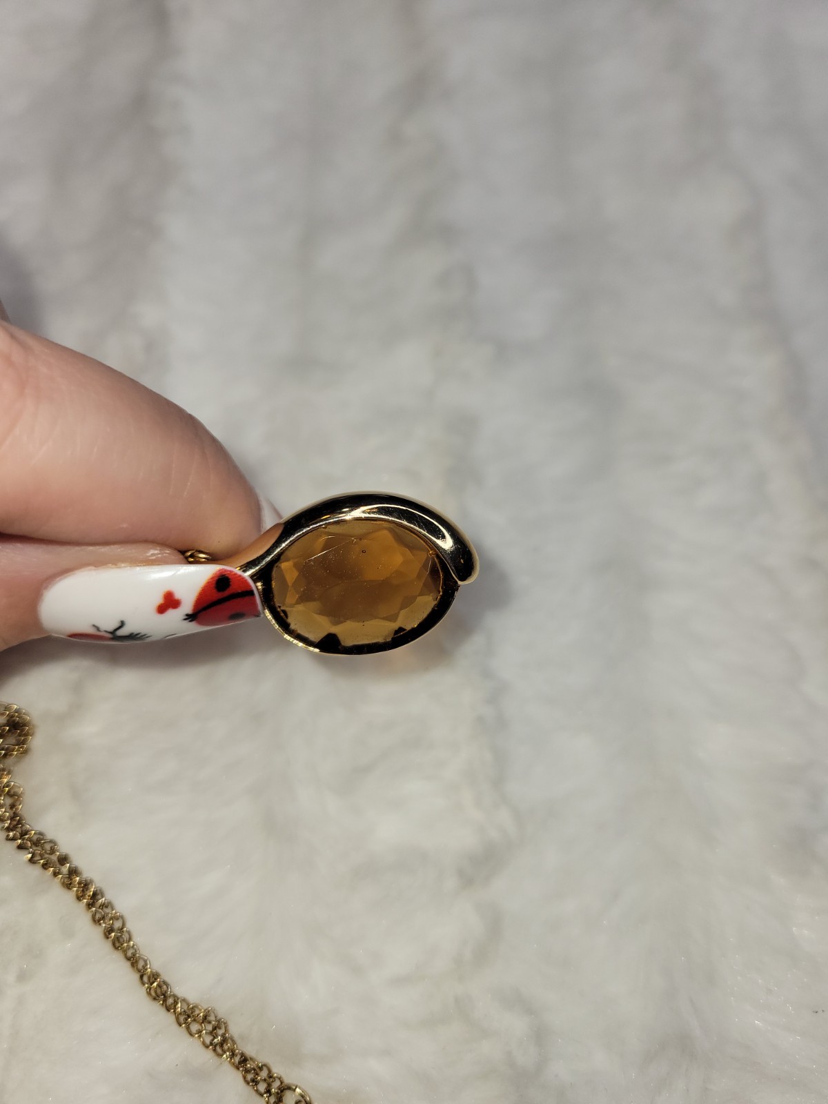 Vintage Gold Tone Tear Drop Pendant With Chain
