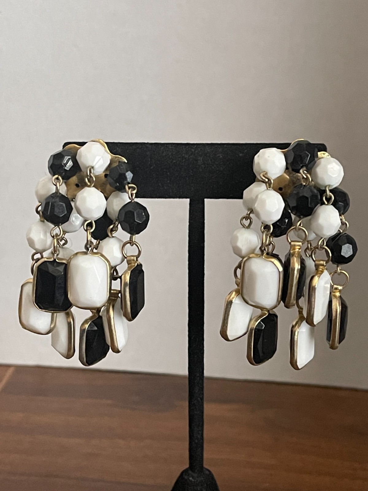 VTG 80s Runway clip waterfall Earrings chunky white Black Dangle lucite cluster