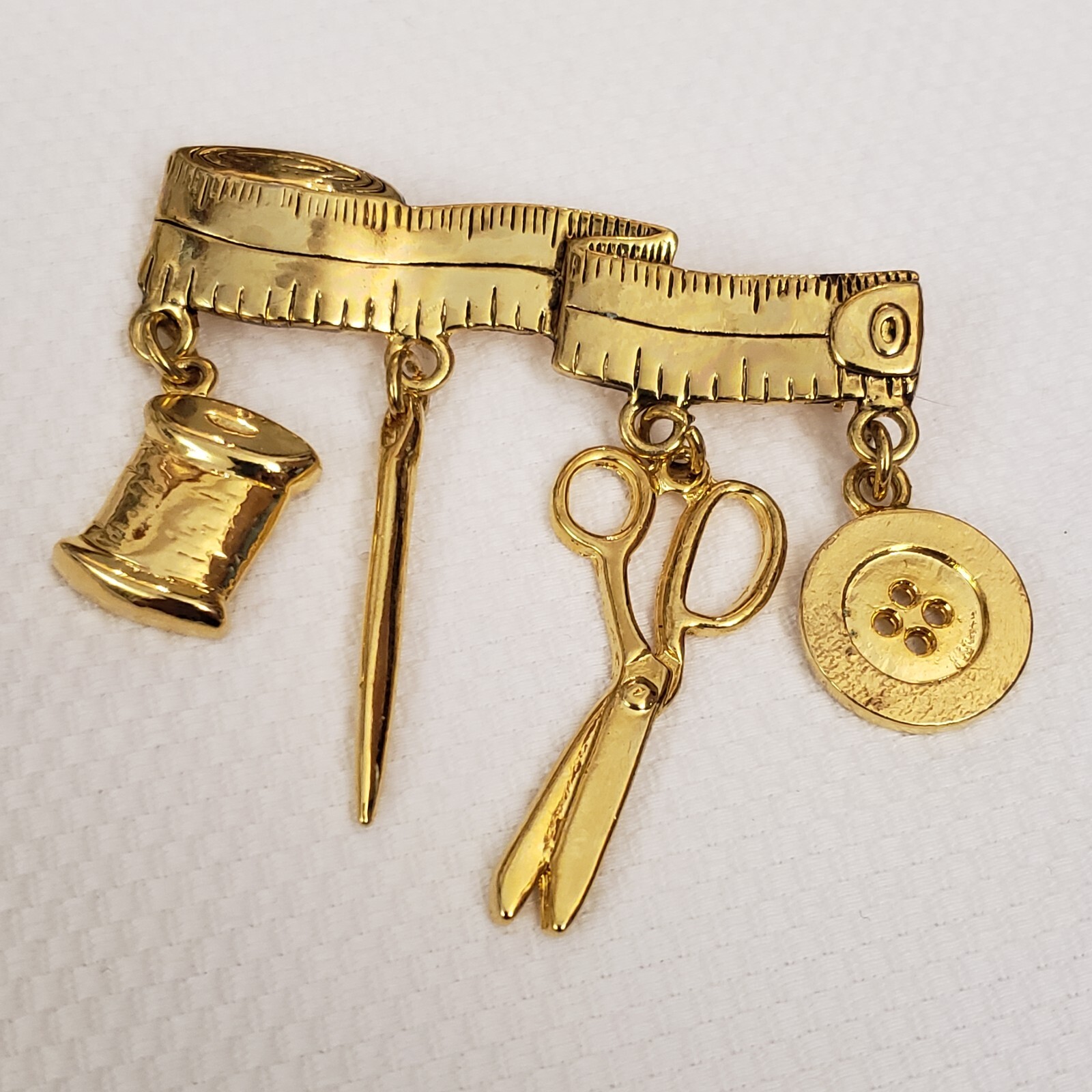 Sewing Tools Gold Tone Vintage Brooch Jewelry Measuring Tape Needle Scissors ++