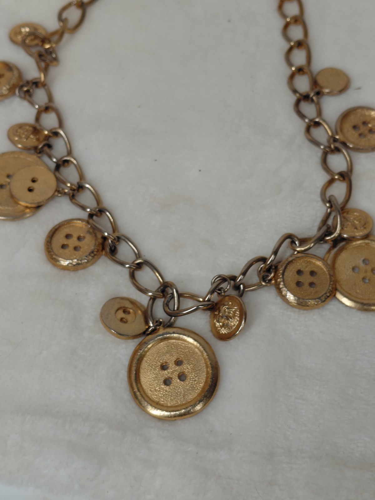 Vintage Gold Tone Button Charm Necklace Runway Statement Chunky Chain Toggle 20″