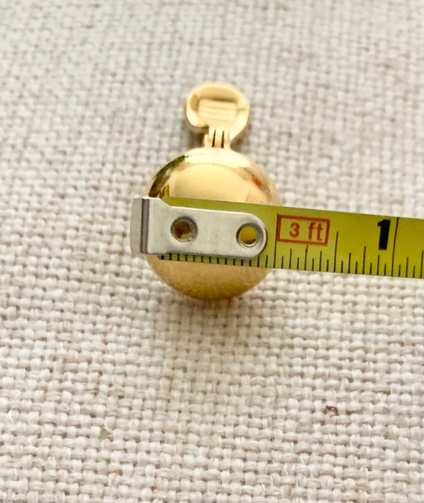 Vtg. 1970’s-1980’s Monet Gold Tone Dome Button Clip On Earrings 3/4″ – *Estate