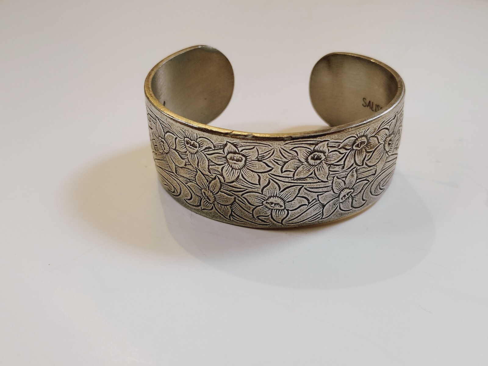 Vintage Pewter Cuff Bracelet Women’s 79g floral