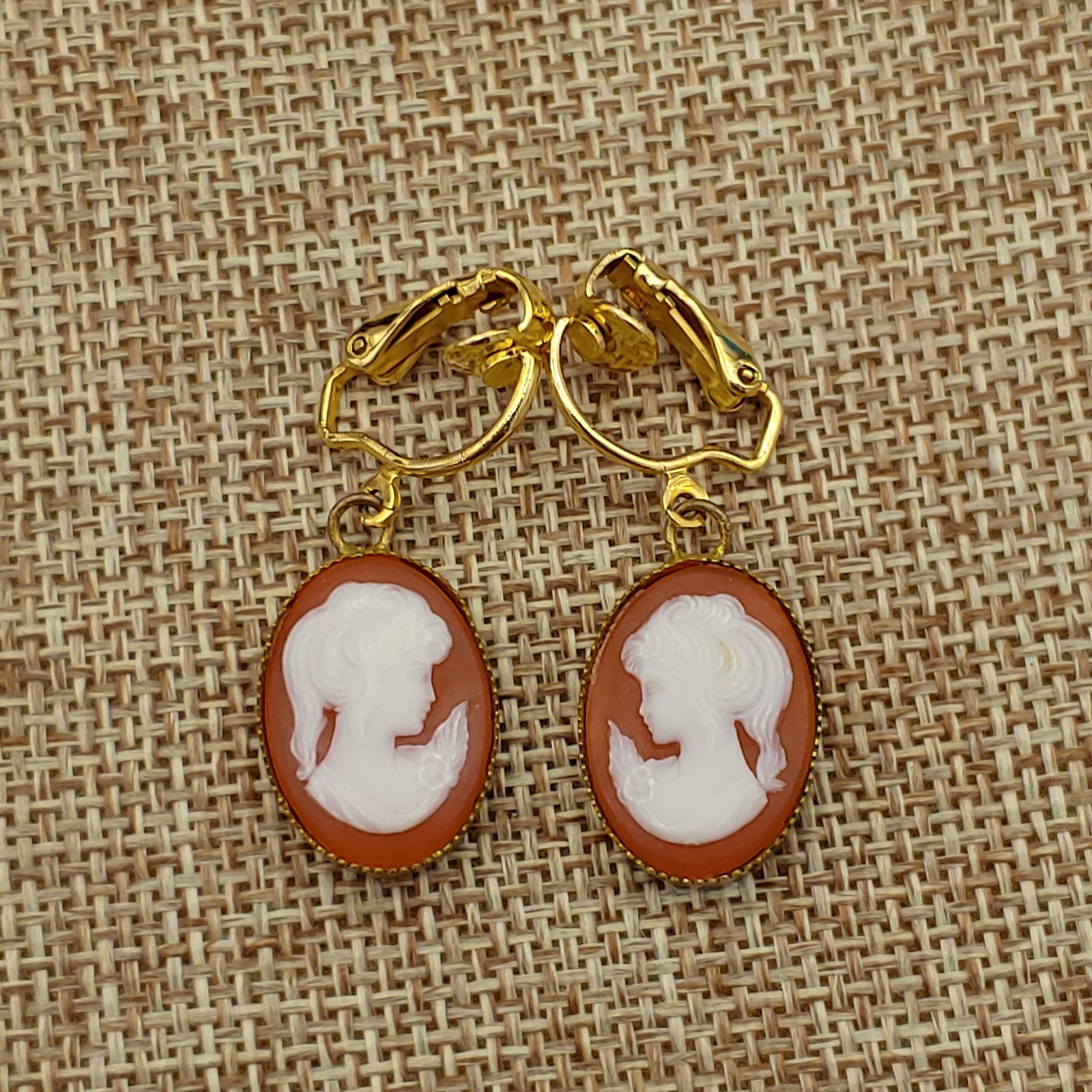 Vintage Earrings Cameo Gold tone Clip-on Non Magnetic Metal Not Tested