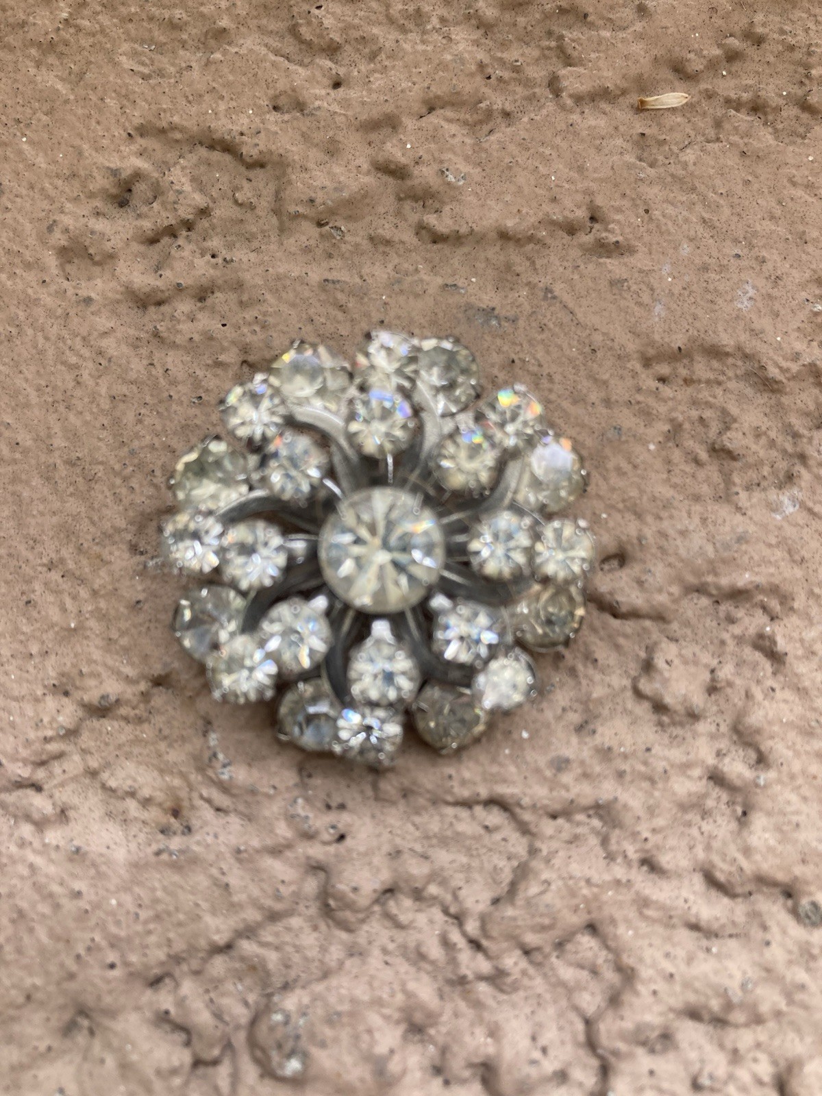 Vintage Silvertone Clear RHINESTONE Flower Pin Brooch – A Faceted Sparkler!