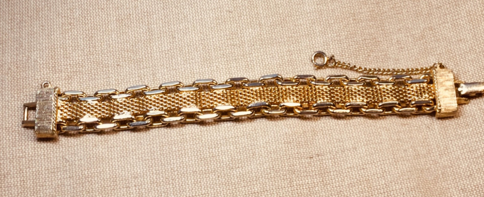 Vintage Gold Tone Mesh & Chain Bracelet with Security Chain 6.75″ Thick