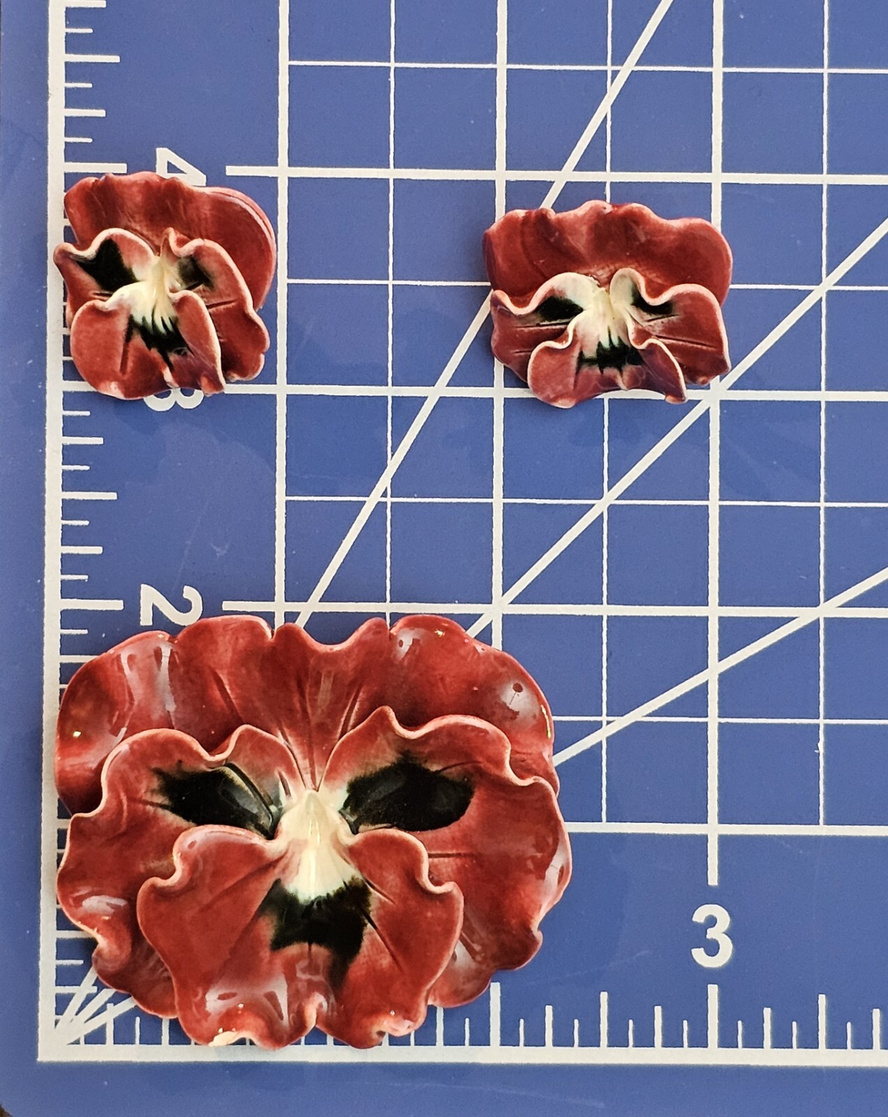 VTG Martha Newman Signed Ceramic Pansy Flower Brooch Pin & Clip Earrings Set