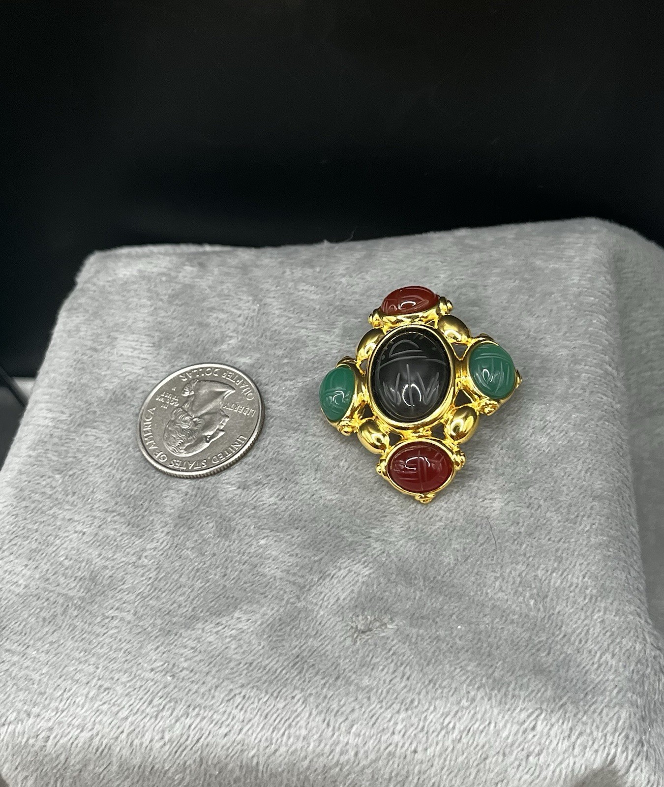 VTG. EGYPTIAN Style multicolor Carved SCARAB Glass Stone GoldTone BROOCH PENDANT