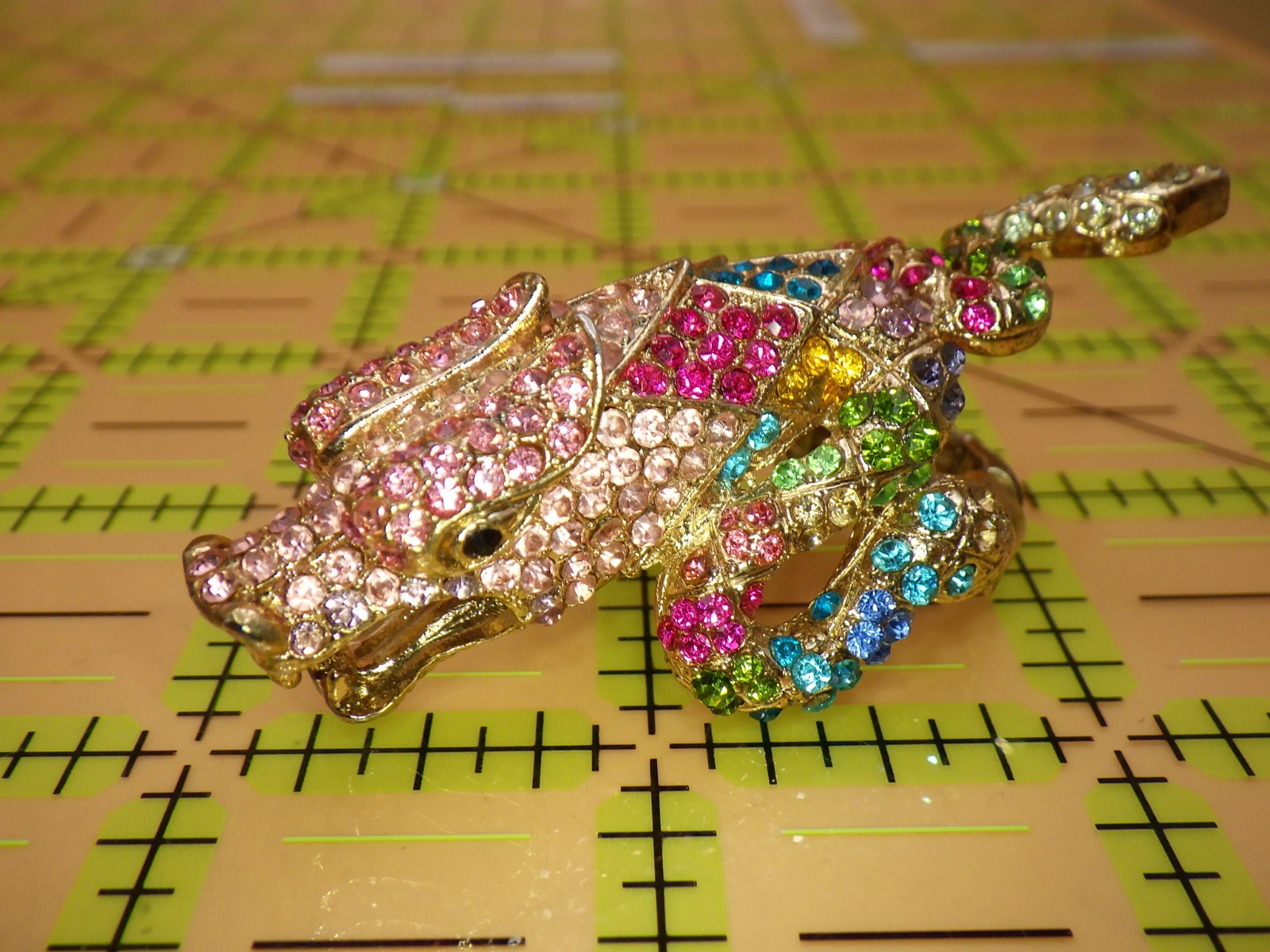 Sparkly Dragon Ring Multi-Color Rhinestones Gold Tone Stretch Band US 8-15