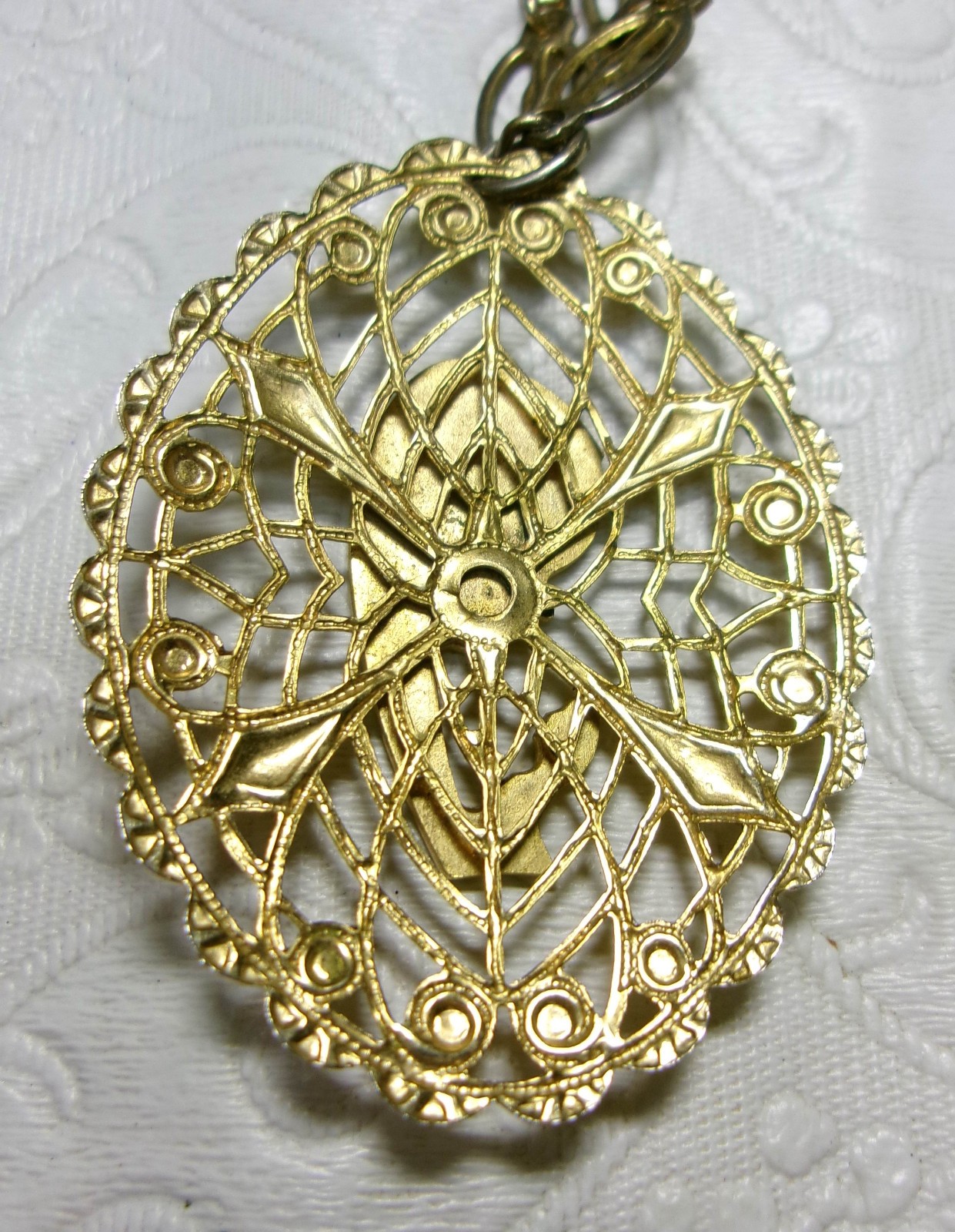 Lot of Religious Necklaces – Christian – Cross – Rosary – Some Vintage