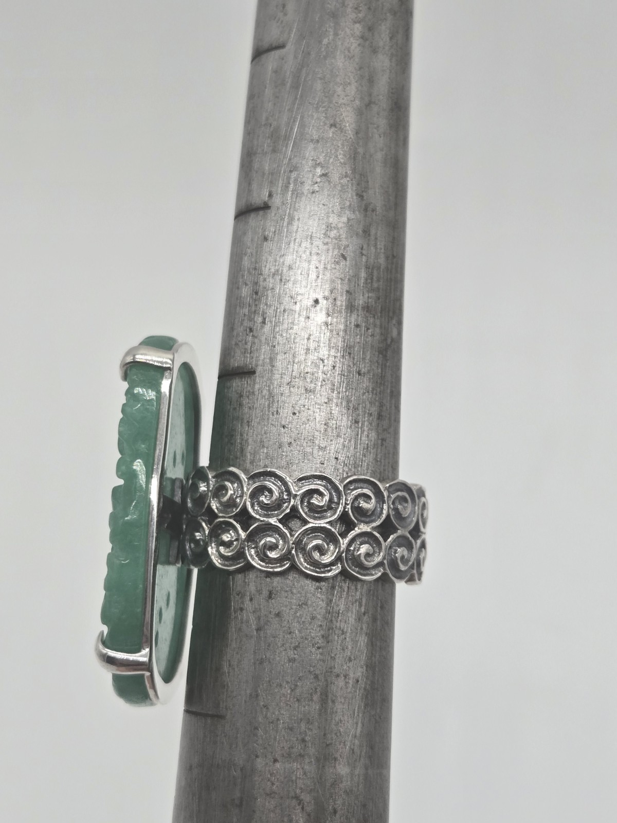 Vintage Amy Kahn Russell AKR 925 Sterling Silver Carved Green Jade Ring Size 9