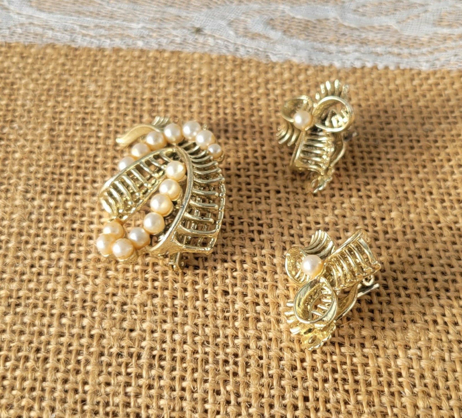 Vintage Faux Pearl Bow Pin Brooch & Clip Earring Set, 1970’s Gold Tone Jewelry