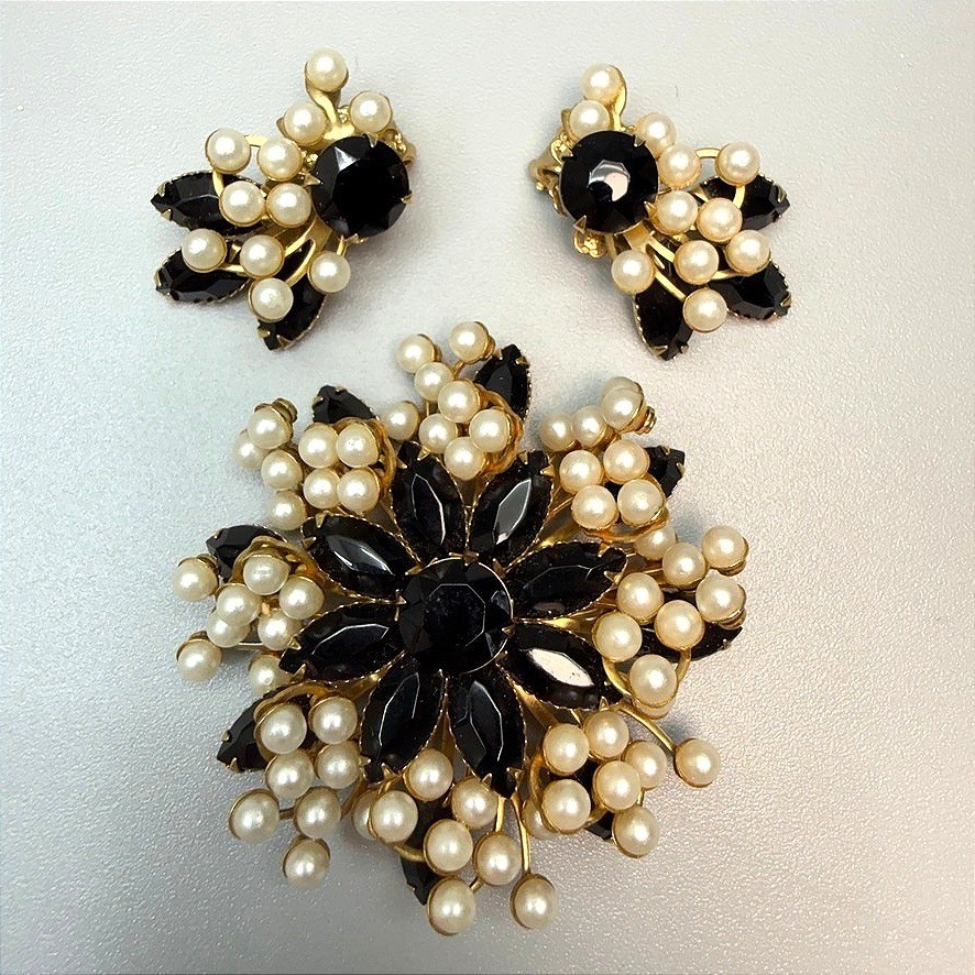 Beaujewels Vintage Large Brooch and Earring Set Black Rhinestone and Faux Pearl