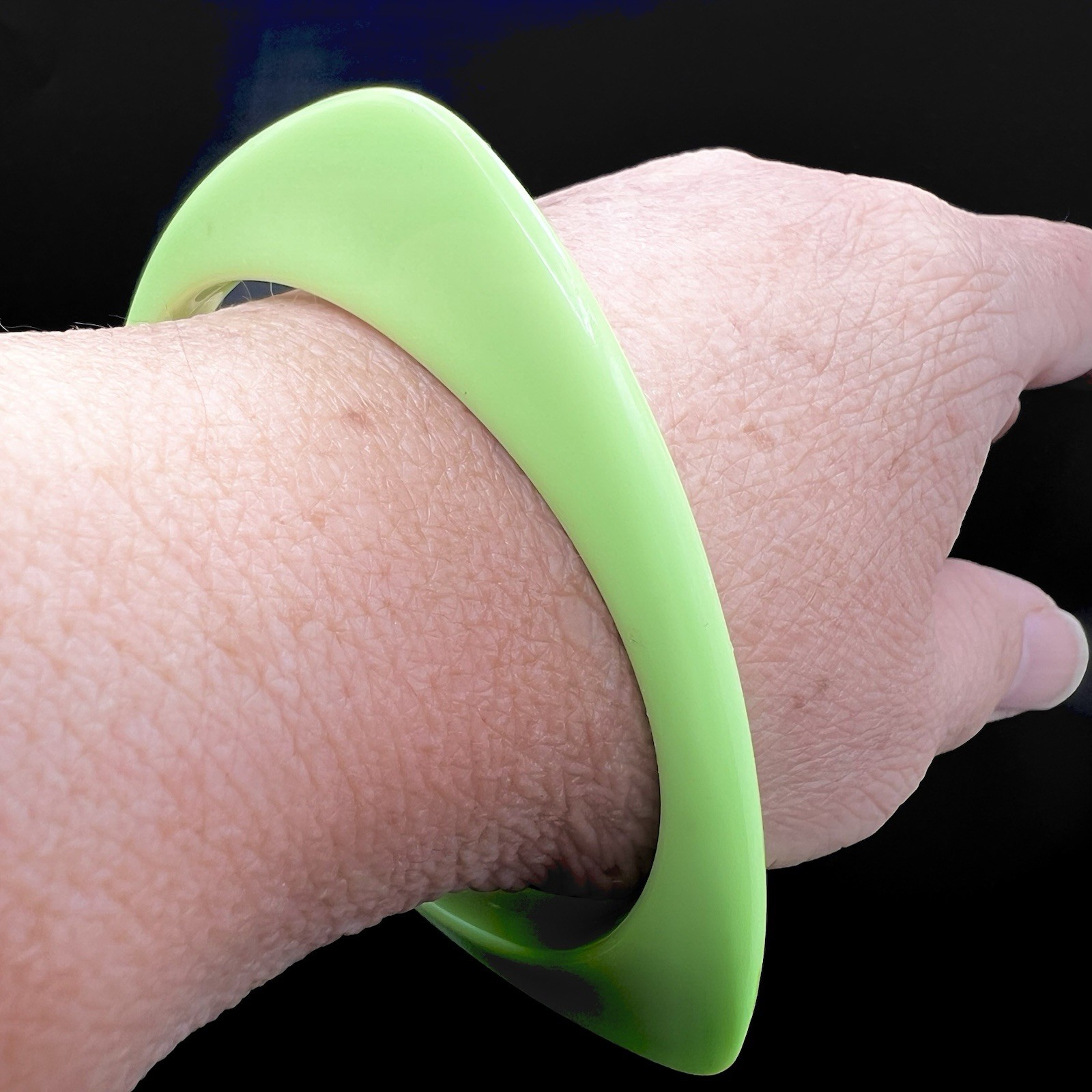Vintage Lime Green Lucite Ring Bangle Bracelet Set Rhinestone Flower Atomic