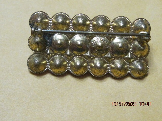 RINE STONE W/ THE LOOK OF GOLD vintage brooch pin us ship only